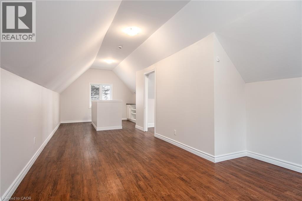 












94 SCOTT Street

,
Kitchener,




Ontario
N2H2R5

