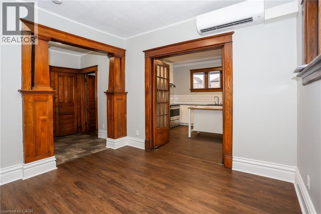 












94 SCOTT Street

,
Kitchener,




Ontario
N2H2R5

