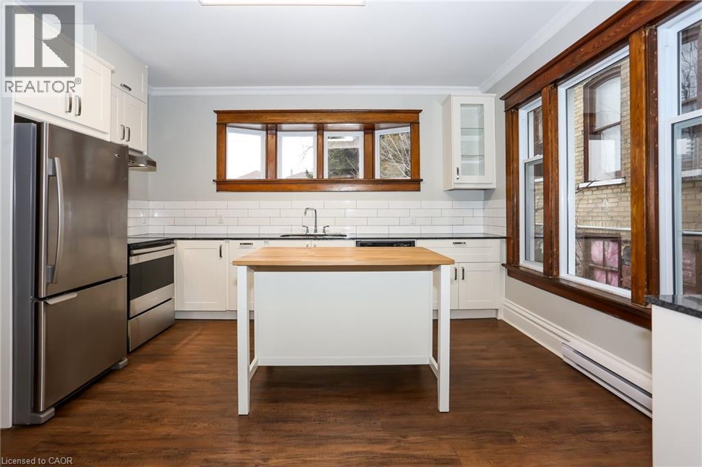 












94 SCOTT Street

,
Kitchener,




Ontario
N2H2R5

