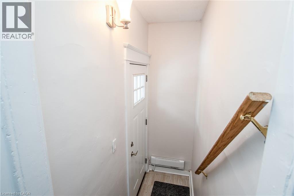 












94 SCOTT Street

,
Kitchener,




Ontario
N2H2R5

