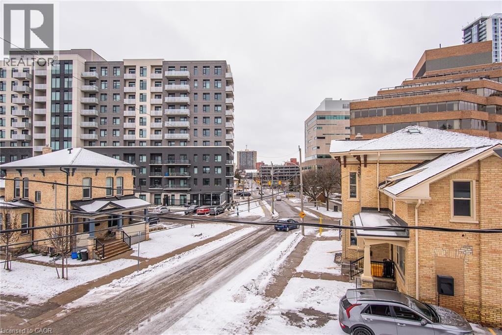 












94 SCOTT Street

,
Kitchener,




Ontario
N2H2R5

