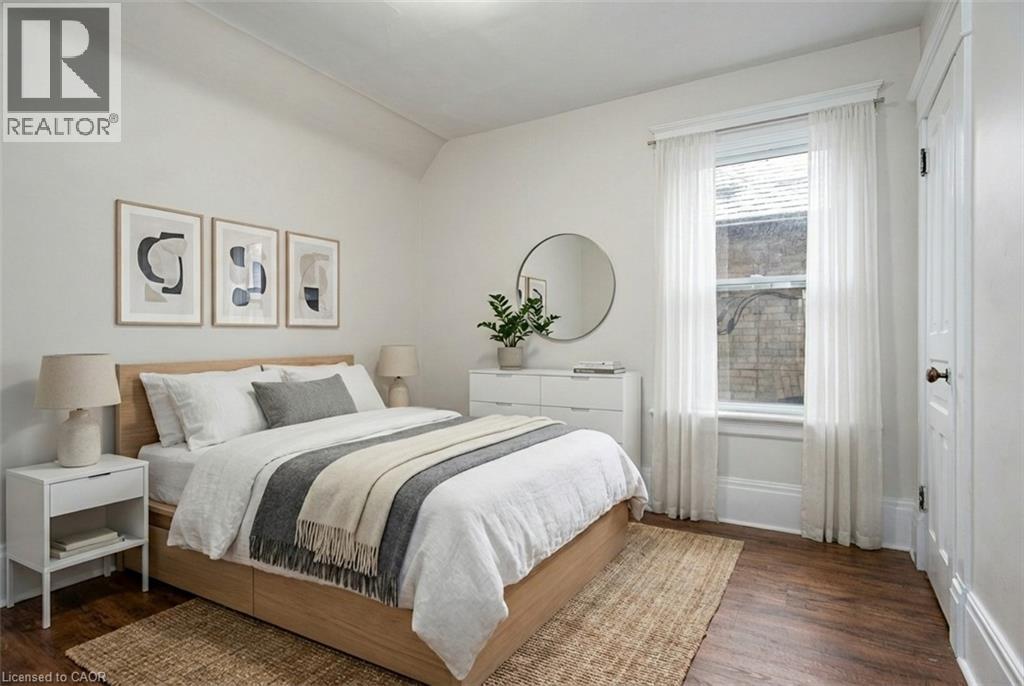 












94 SCOTT Street

,
Kitchener,




Ontario
N2H2R5

