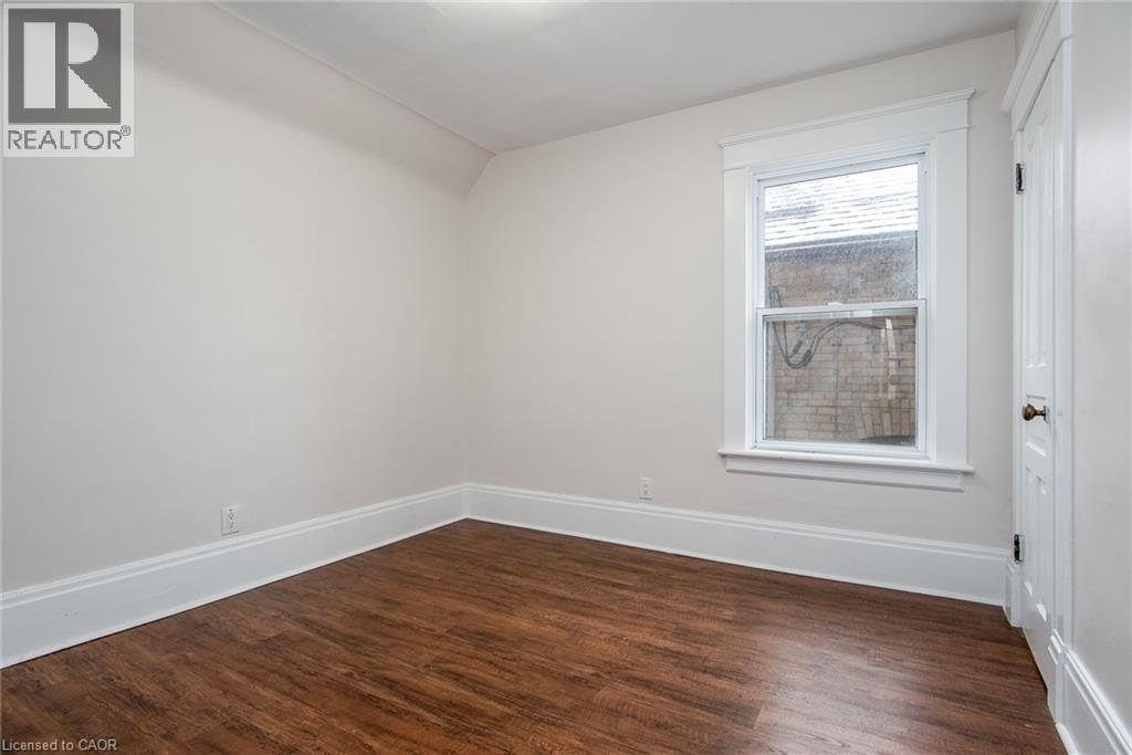 












94 SCOTT Street

,
Kitchener,




Ontario
N2H2R5

