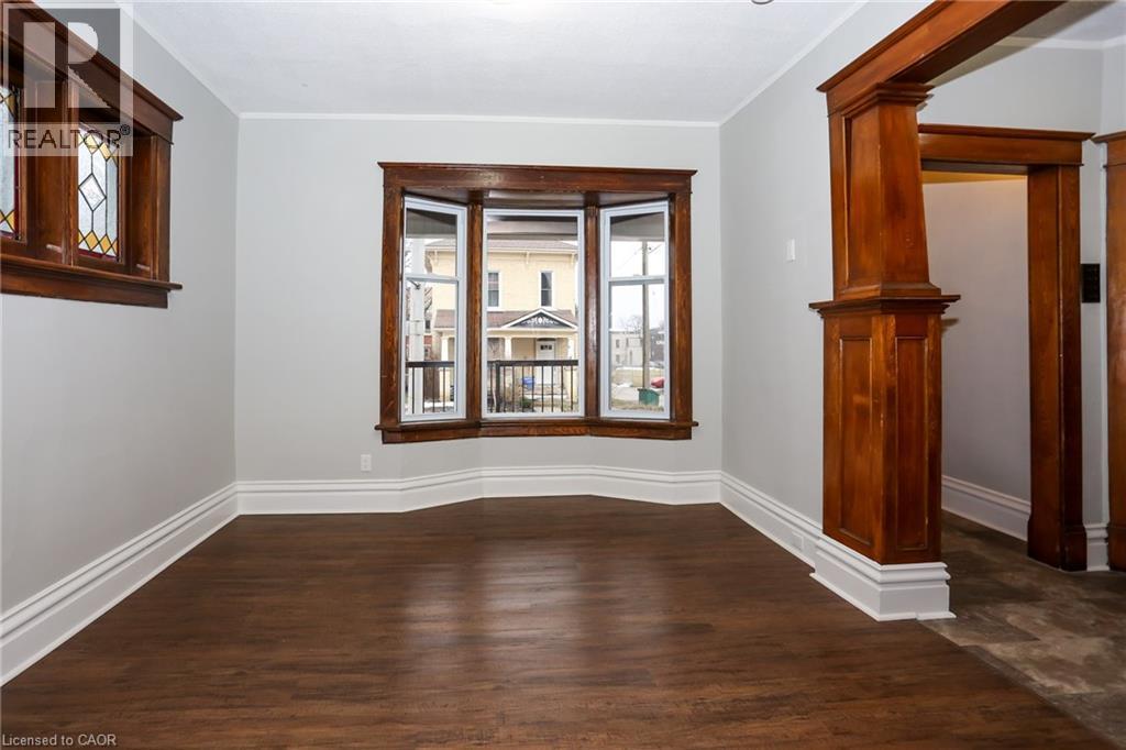 












94 SCOTT Street

,
Kitchener,




Ontario
N2H2R5

