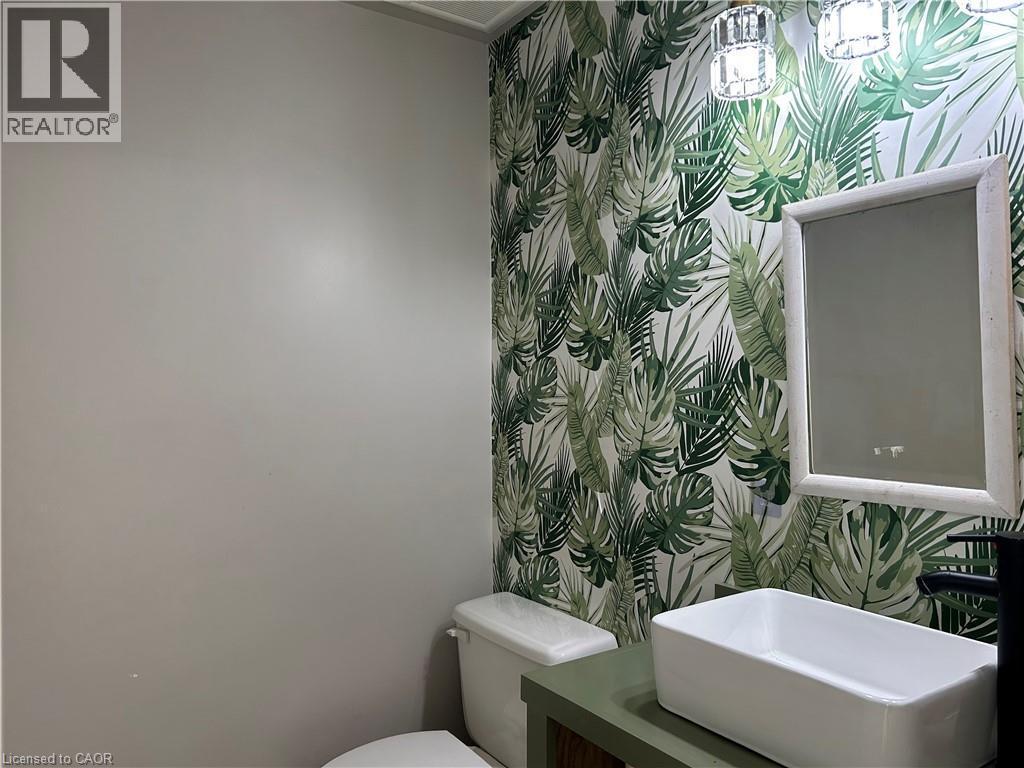 












607 BANK Street

,
Simcoe,




Ontario
N3Y3N3

