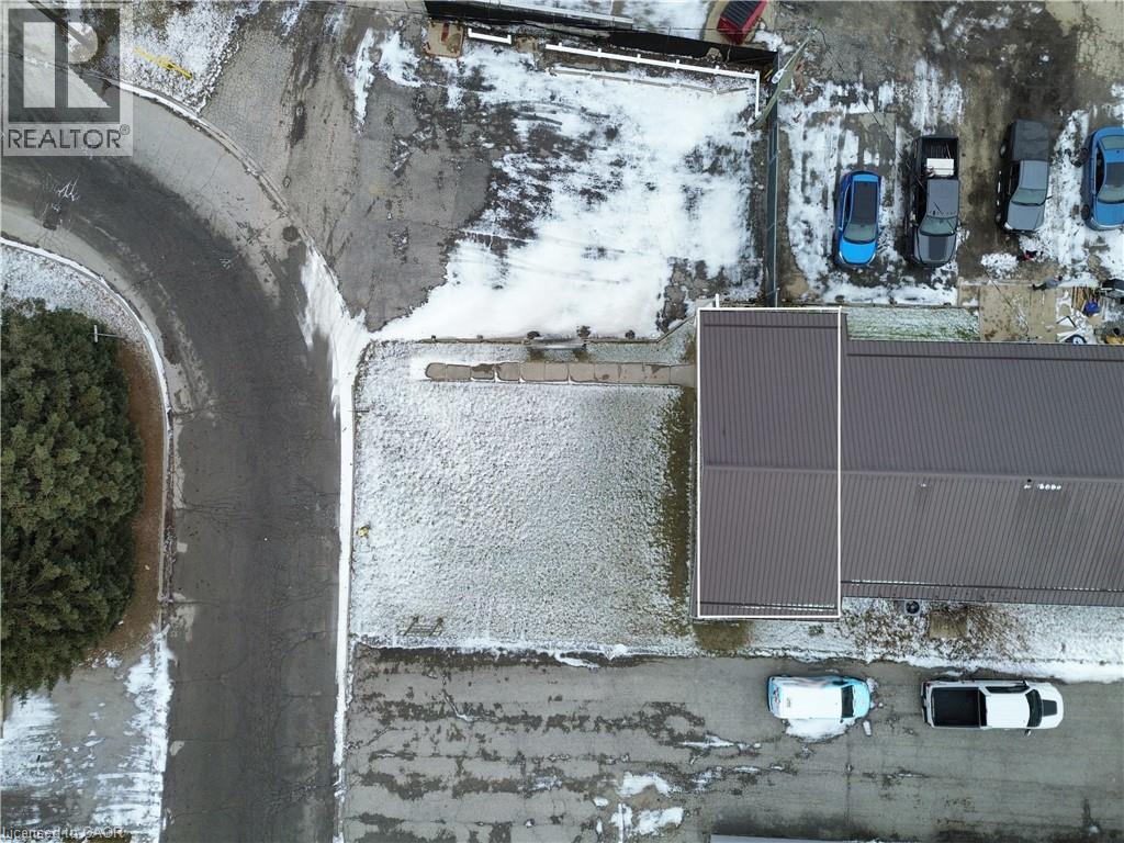 












607 BANK Street

,
Simcoe,




Ontario
N3Y3N3

