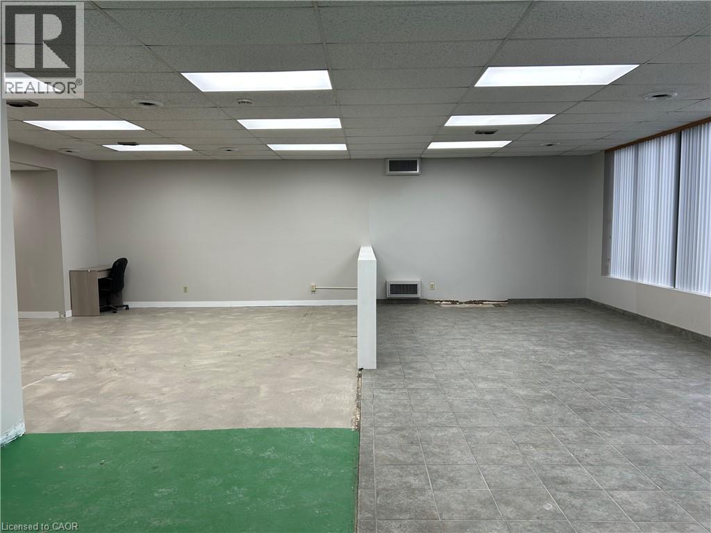 












607 BANK Street

,
Simcoe,




Ontario
N3Y3N3

