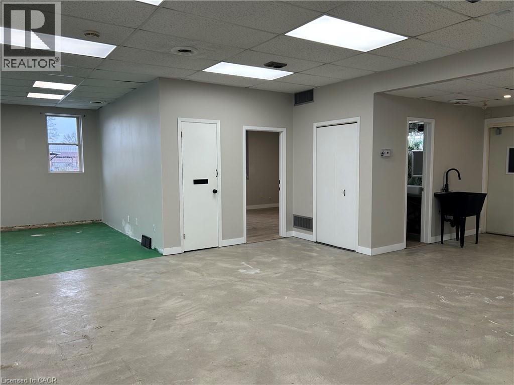 












607 BANK Street

,
Simcoe,




Ontario
N3Y3N3

