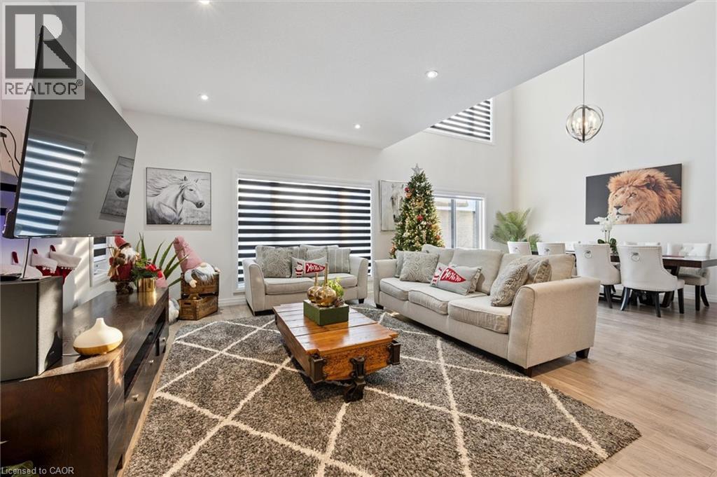 












972 STONECLIFFE Walk Unit# 18

,
Kitchener,




Ontario
N2P0K5

