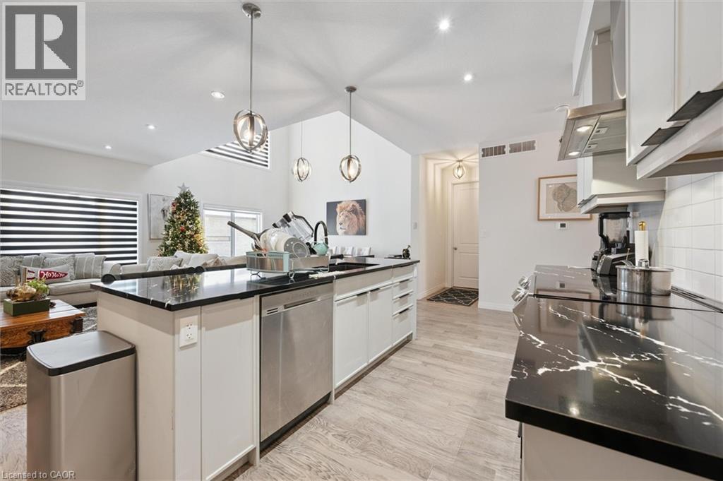 












972 STONECLIFFE Walk Unit# 18

,
Kitchener,




Ontario
N2P0K5

