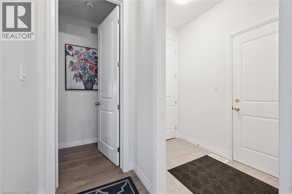 












972 STONECLIFFE Walk Unit# 18

,
Kitchener,




Ontario
N2P0K5

