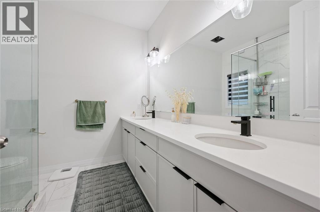 












972 STONECLIFFE Walk Unit# 18

,
Kitchener,




Ontario
N2P0K5

