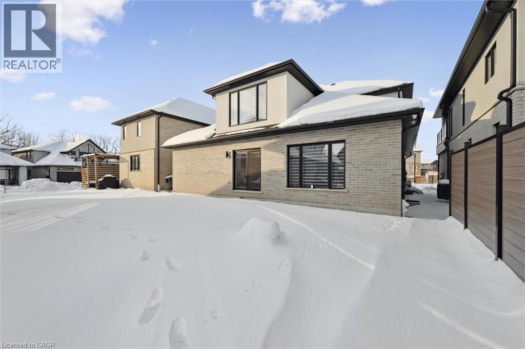 












972 STONECLIFFE Walk Unit# 18

,
Kitchener,




Ontario
N2P0K5

