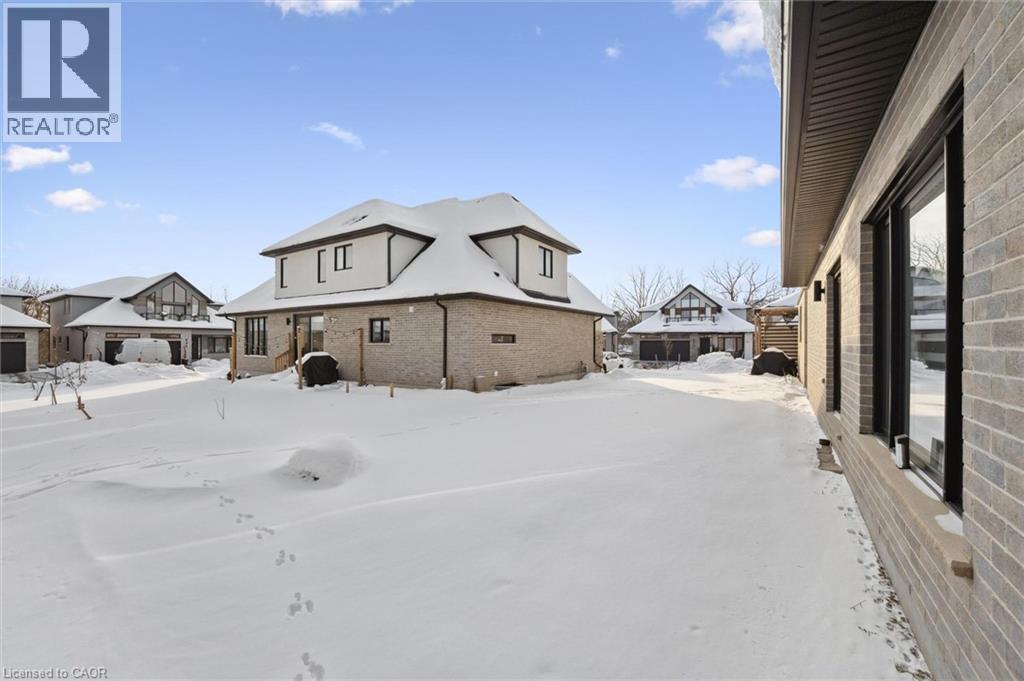 












972 STONECLIFFE Walk Unit# 18

,
Kitchener,




Ontario
N2P0K5

