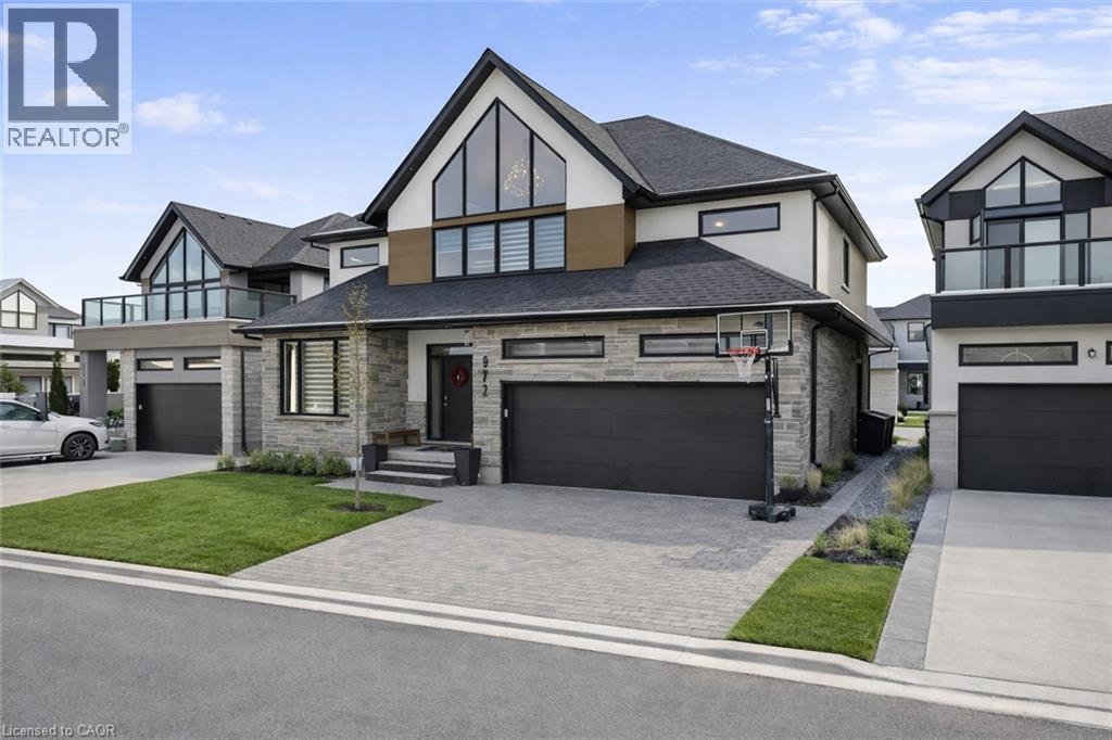 












972 STONECLIFFE Walk Unit# 18

,
Kitchener,




Ontario
N2P0K5

