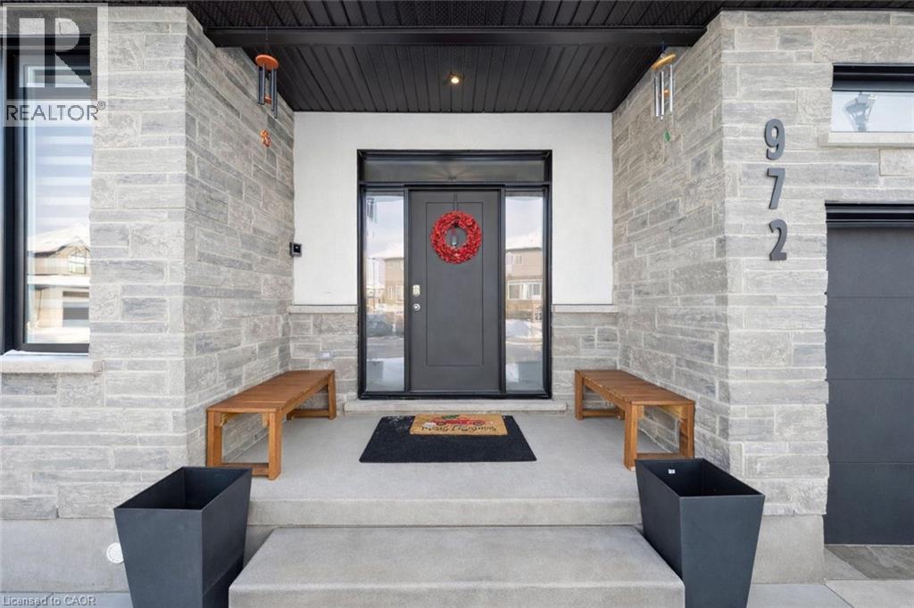 












972 STONECLIFFE Walk Unit# 18

,
Kitchener,




Ontario
N2P0K5

