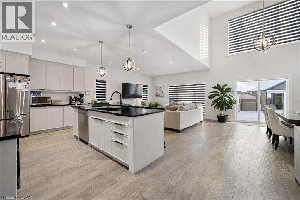 












972 STONECLIFFE Walk Unit# 18

,
Kitchener,




Ontario
N2P0K5

