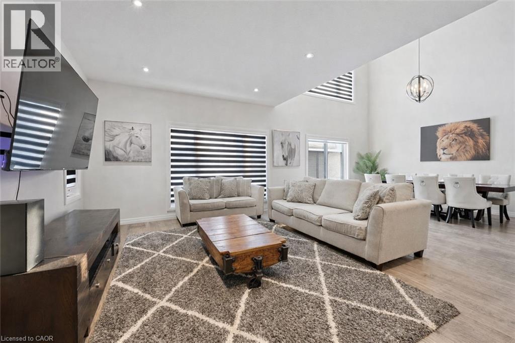 












972 STONECLIFFE Walk Unit# 18

,
Kitchener,




Ontario
N2P0K5

