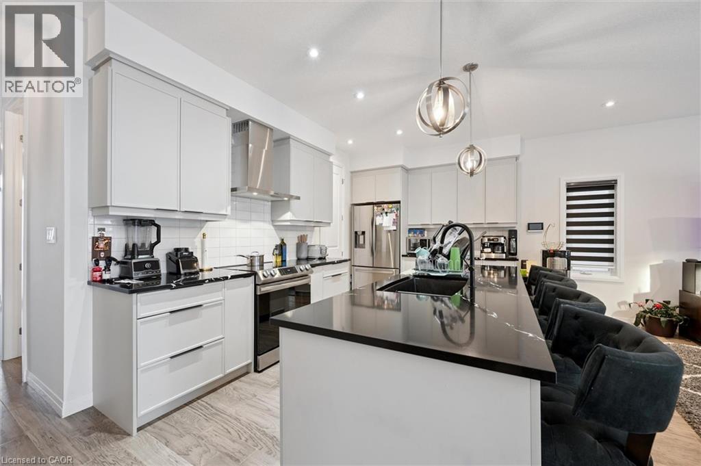 












972 STONECLIFFE Walk Unit# 18

,
Kitchener,




Ontario
N2P0K5

