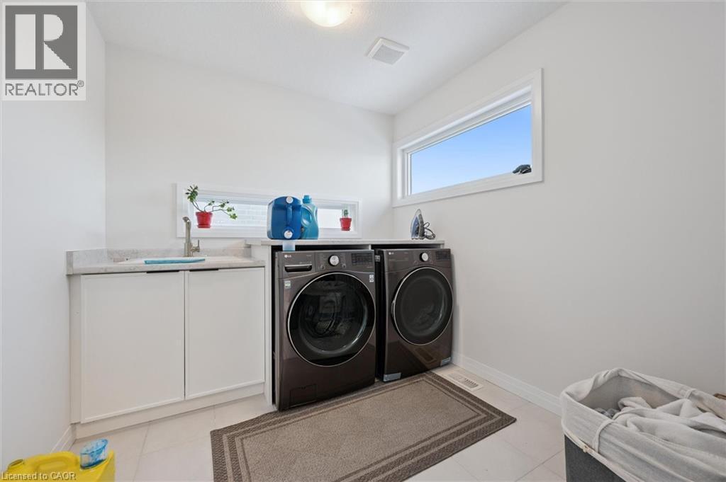 












972 STONECLIFFE Walk Unit# 18

,
Kitchener,




Ontario
N2P0K5

