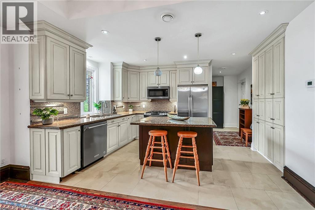 












86 HERKIMER Street Unit# PH41

,
Hamilton,




Ontario
L8P2G7

