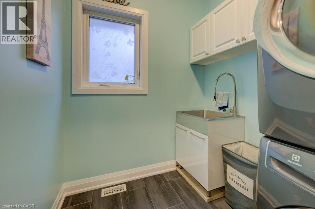 












43 GREYHAWK Street

,
Kitchener,




Ontario
N2K0C7

