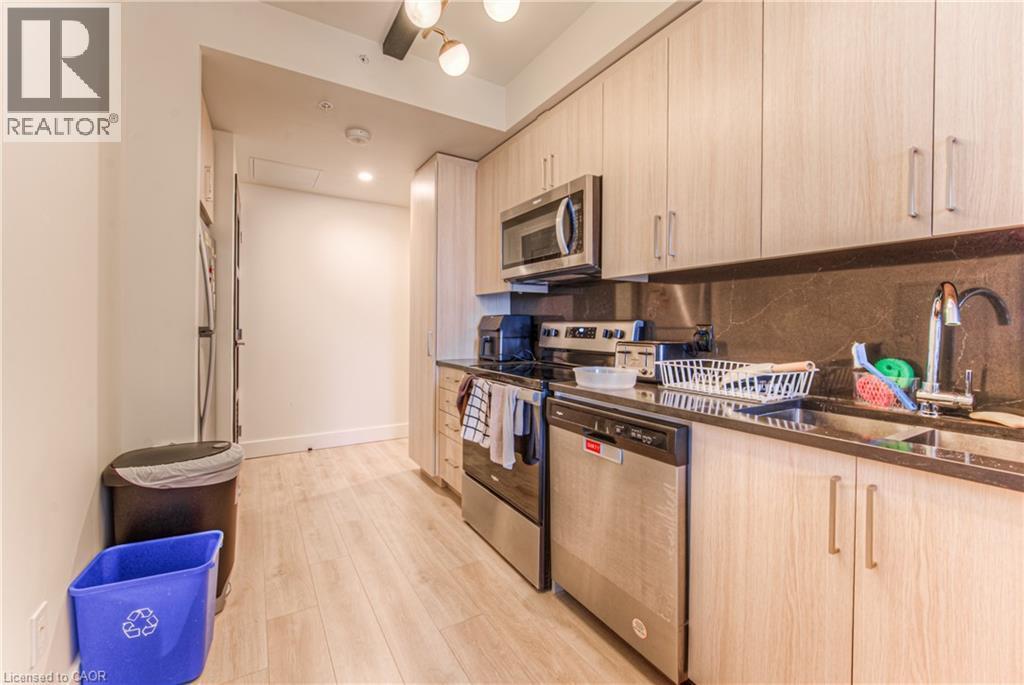 












145 COLUMBIA Street W Unit# 1210

,
Waterloo,




Ontario
N2L0K7

