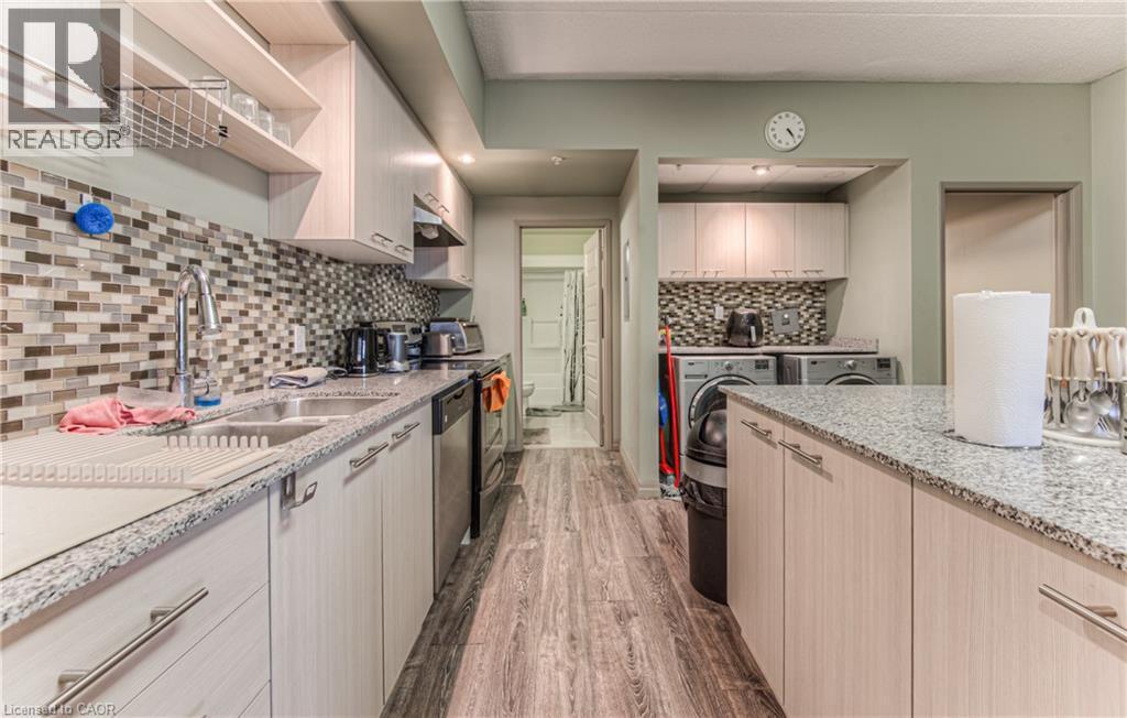 












8 HICKORY Street W Unit# 401

,
Waterloo,




Ontario
N2L3H6

