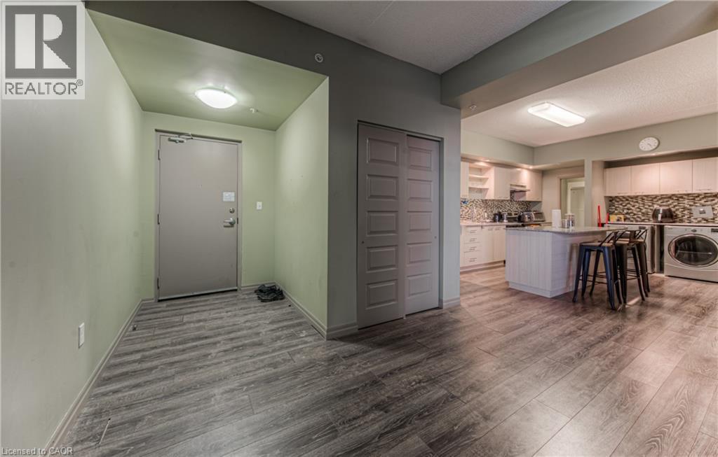 












8 HICKORY Street W Unit# 401

,
Waterloo,




Ontario
N2L3H6

