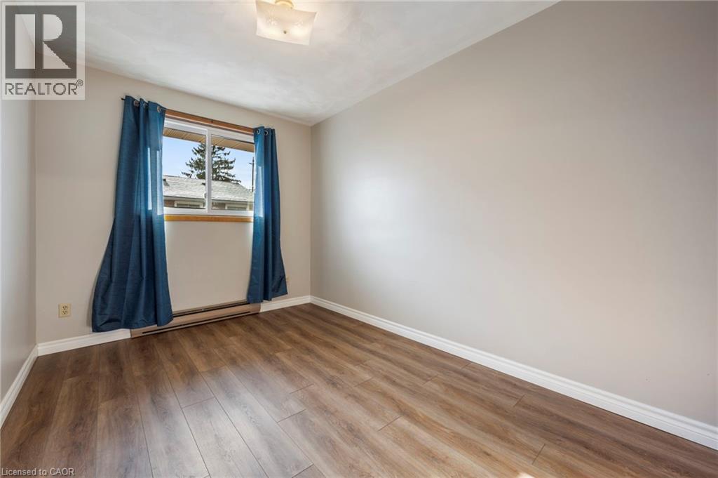 












10 MONTCLAIR Crescent Unit# 5

,
Simcoe,




Ontario
N3Y4R9

