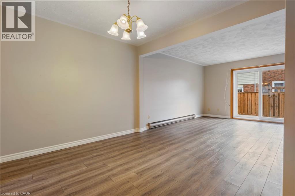 












10 MONTCLAIR Crescent Unit# 5

,
Simcoe,




Ontario
N3Y4R9

