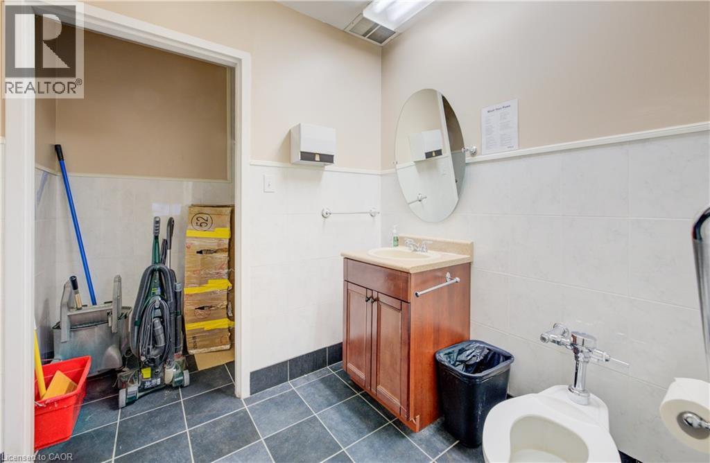 












30 RIDGEWAY Circle

,
Woodstock,




Ontario
N4V1C9

