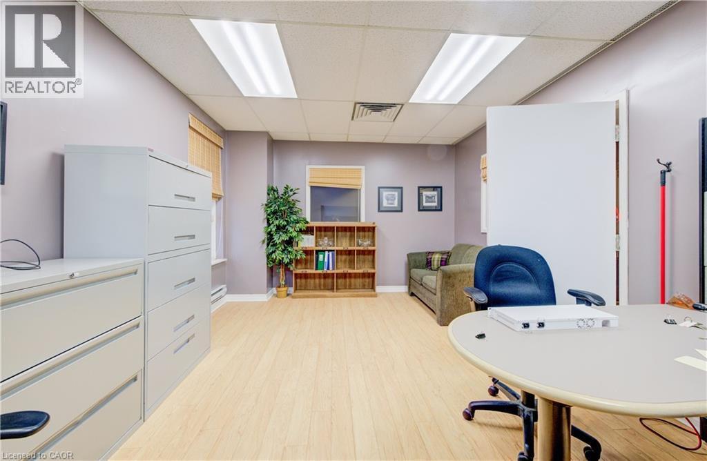 












30 RIDGEWAY Circle

,
Woodstock,




Ontario
N4V1C9

