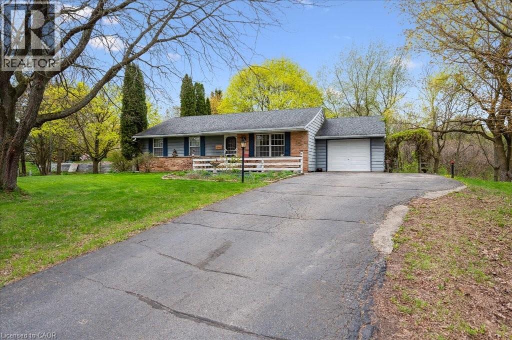 












39 BANNOCKBURN Road

,
Kitchener,







Ontario
N2R1M1


