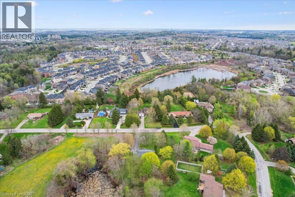 












39 BANNOCKBURN Road

,
Kitchener,







Ontario
N2R1M1

