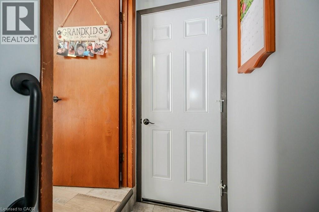 












39 BANNOCKBURN Road

,
Kitchener,




Ontario
N2R1M1

