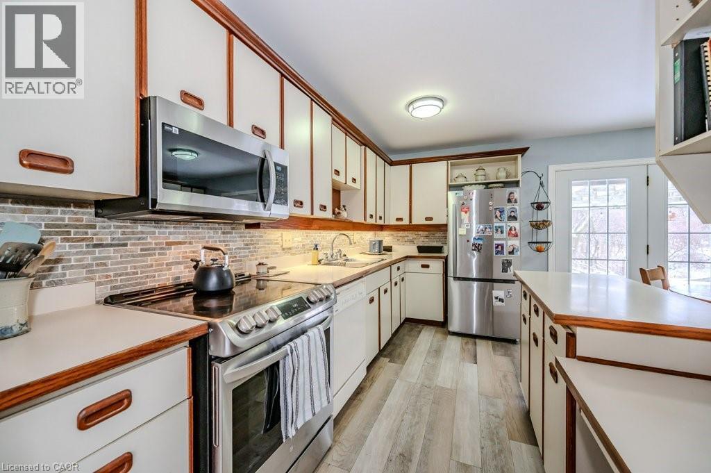 












39 BANNOCKBURN Road

,
Kitchener,




Ontario
N2R1M1

