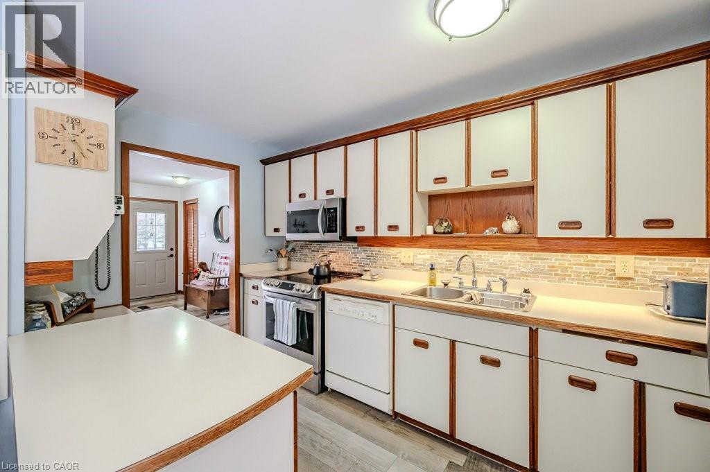 












39 BANNOCKBURN Road

,
Kitchener,




Ontario
N2R1M1

