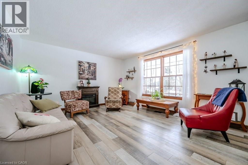 












39 BANNOCKBURN Road

,
Kitchener,




Ontario
N2R1M1

