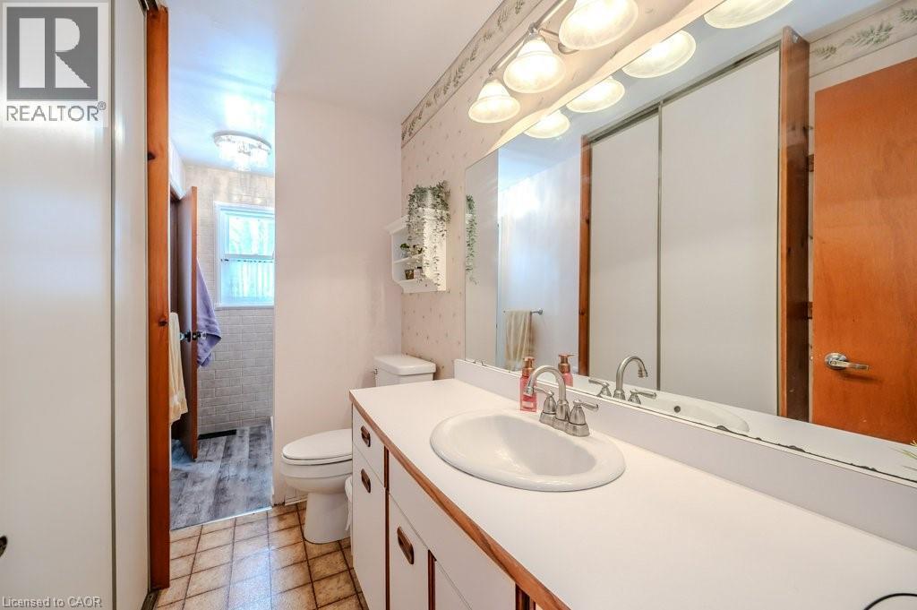 












39 BANNOCKBURN Road

,
Kitchener,




Ontario
N2R1M1


