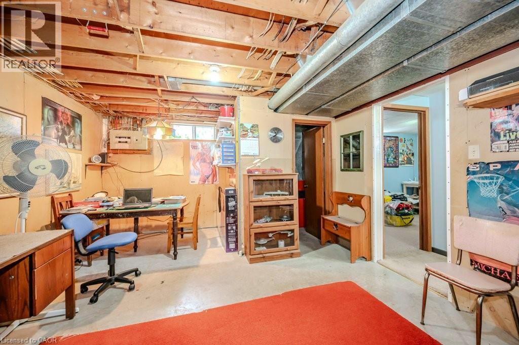 












39 BANNOCKBURN Road

,
Kitchener,




Ontario
N2R1M1

