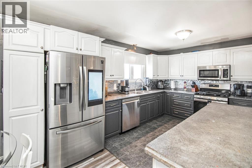 












171 KNEIDER Avenue

,
Dunnville,




Ontario
N1A1A6

