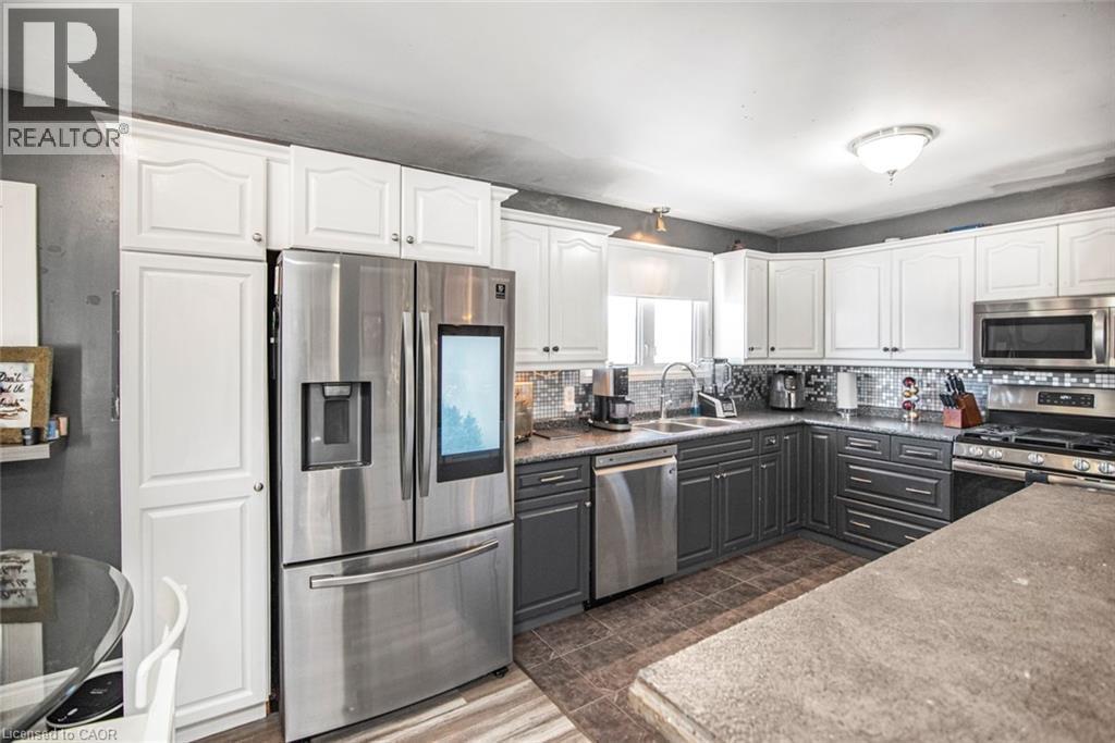 












171 KNEIDER Avenue

,
Dunnville,




Ontario
N1A1A6

