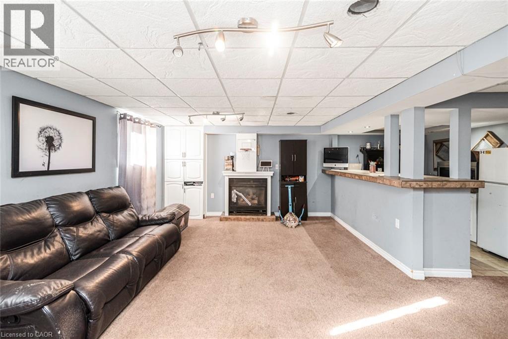 












171 KNEIDER Avenue

,
Dunnville,




Ontario
N1A1A6

