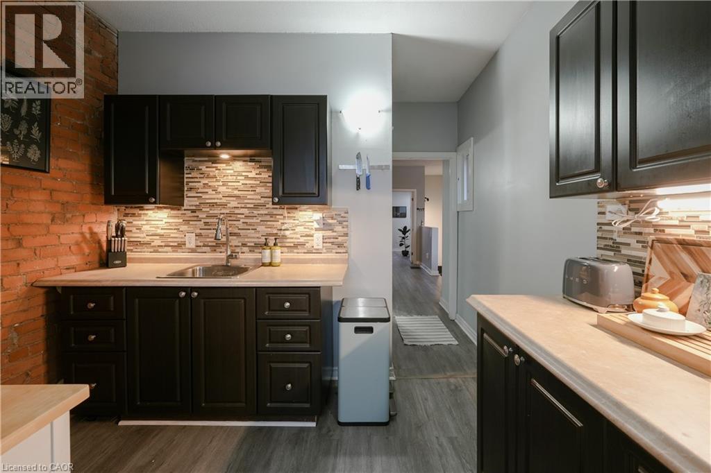 












267-277 KING WILLIAM Street

,
Hamilton,




Ontario
L8L1N9

