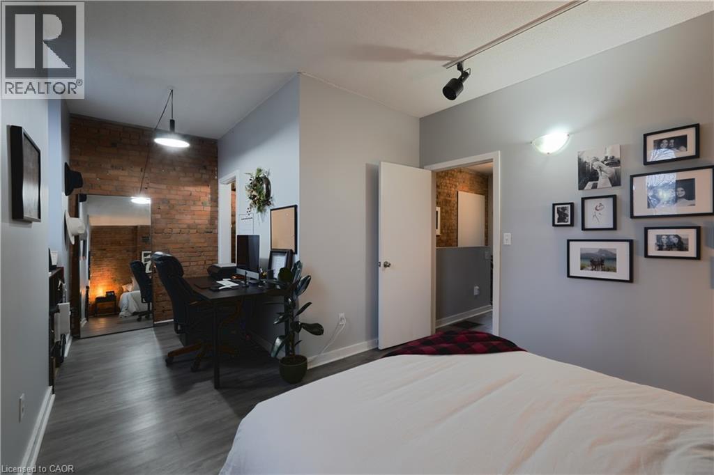 












267-277 KING WILLIAM Street

,
Hamilton,




Ontario
L8L1N9

