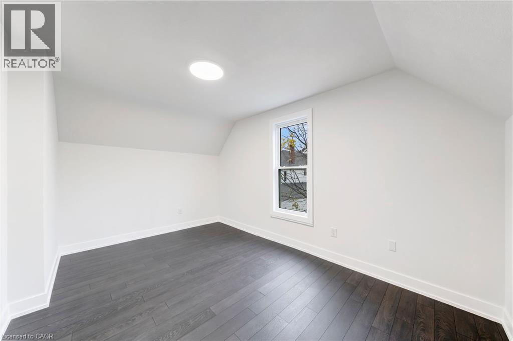 












115 WEST MAIN Street

,
Welland,




Ontario
L3C4Z8

