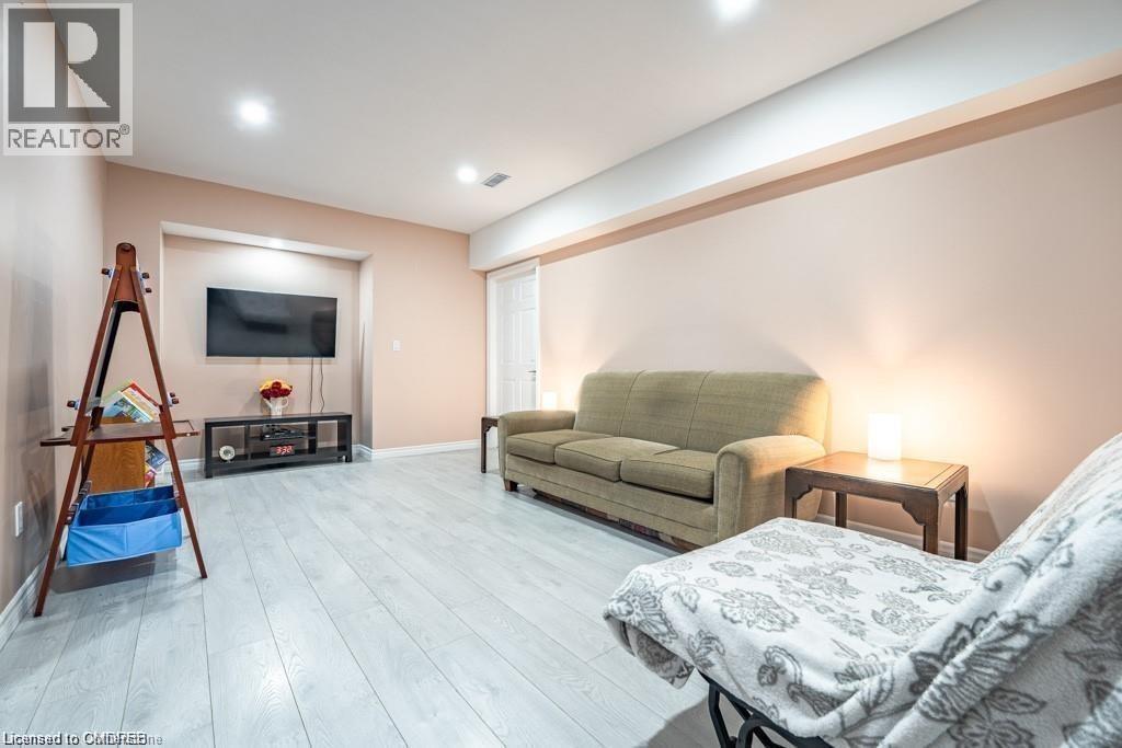 












9630 WELLINGTON RD 42

,
Erin,




Ontario
L7G4S8

