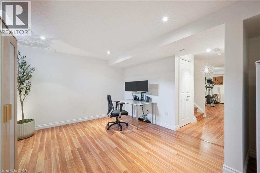 












279 FARLEY Drive

,
Guelph,




Ontario
N1L1N6

