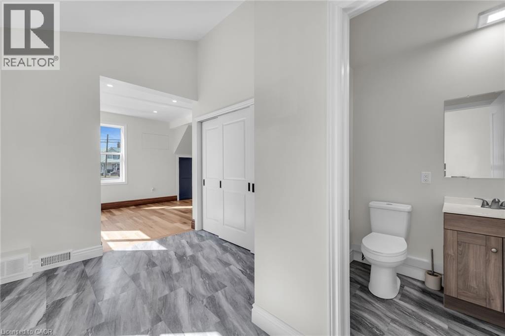 












2076 MAIN Street N

,
Jarvis,




Ontario
N0A1J0

